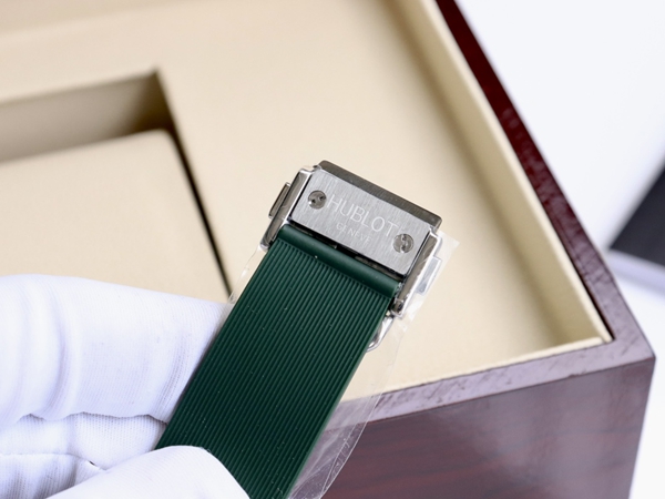 ウブロコピー時計着用イメージ